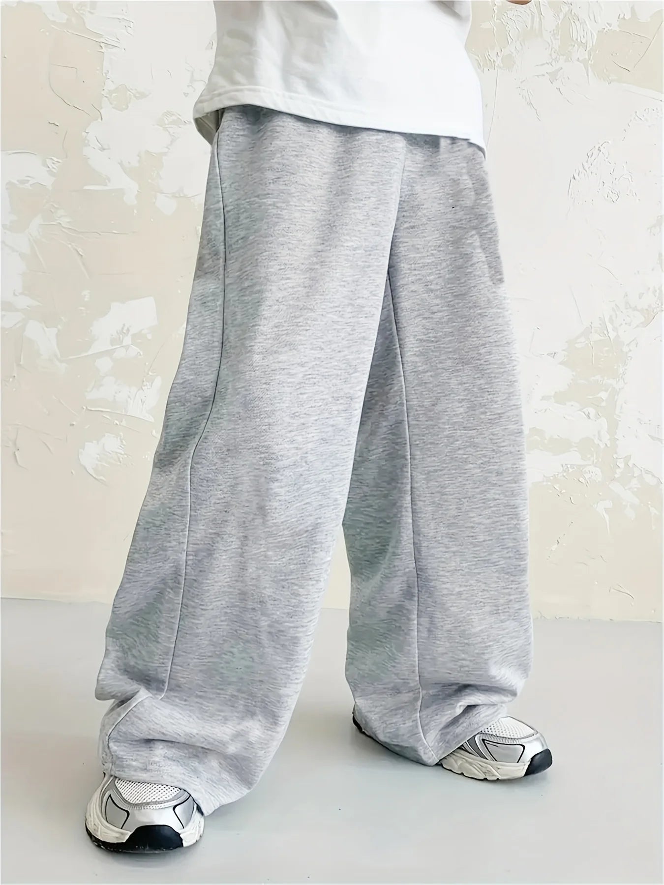 Loose, straight-leg gray trousers. Soft, everyday pants. Unisex sweatpants.  All-season cotton streetwear. pants men